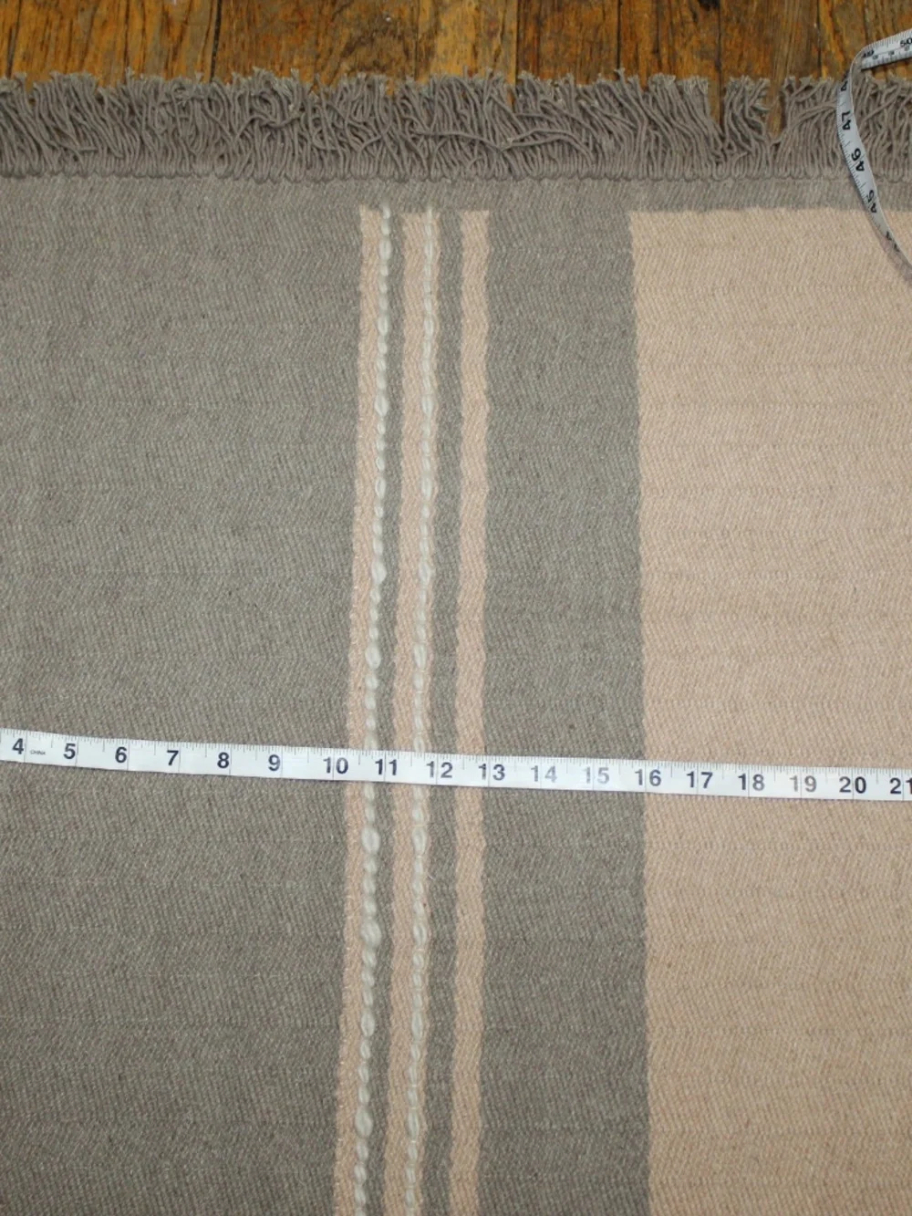West Elm. Simple Vertical Frame Rug. Sz. 2'x3'